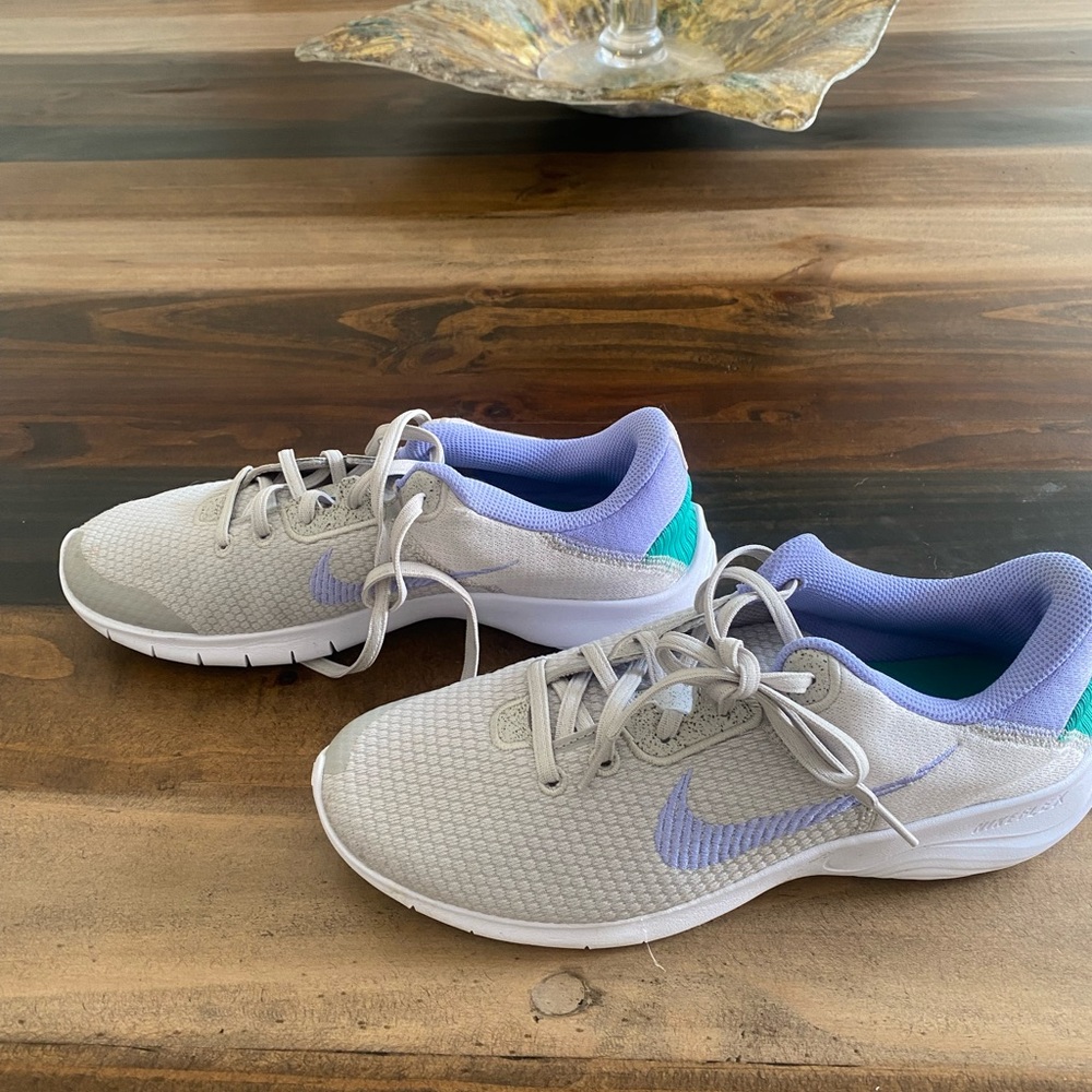 Nike running or walking sneaker size 9 1/2.